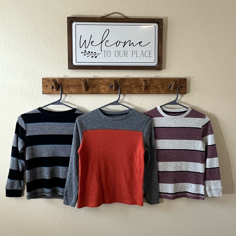 Old Navy Black and Gray Long Sleeve Tees 3 Pack Boy - Picture 1 of 8